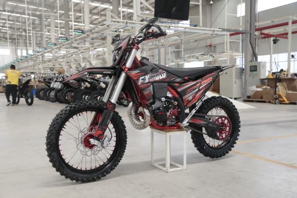 Мотоцикл кроссовый / эндуро FXMOTO XP300 2T чёрный - купить с доставкой, по выгодной цене в интернет-магазине Мототека